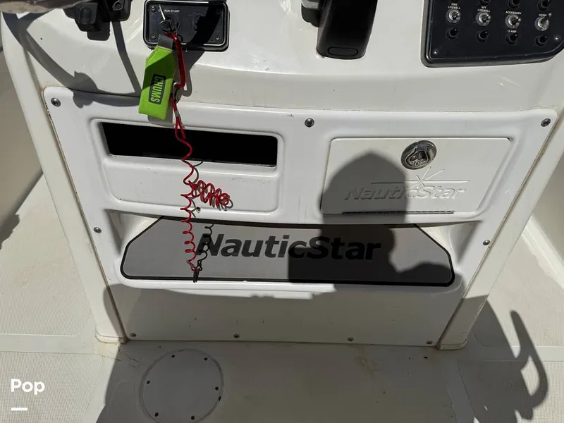 Slide: The Image of NauticStar 231 Coastal 2016 - 16010266