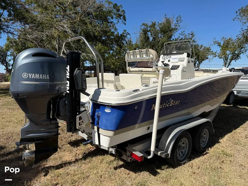 Slide: The Image of NauticStar 231 Coastal 2016 - 16010307