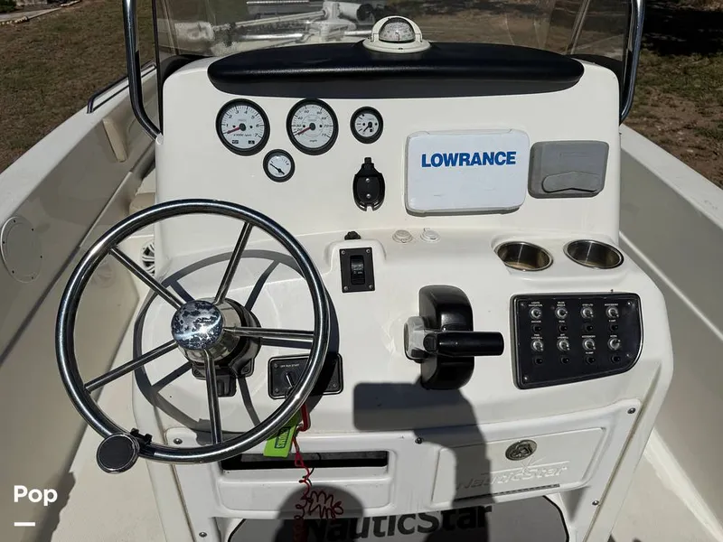 Slide: The Image of NauticStar 231 Coastal 2016 - 16010265