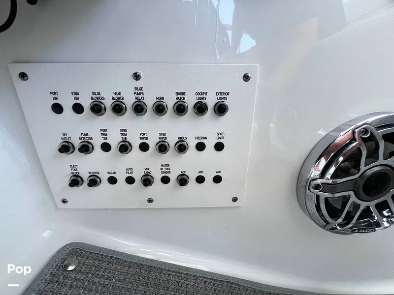 Slide: The Image of Fuse Panel - 16300326