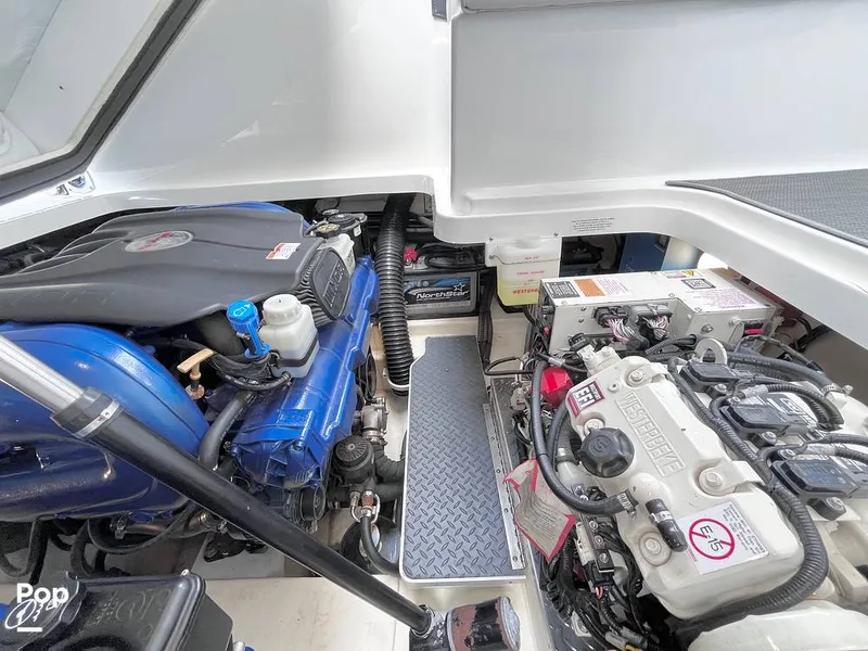 Slide: The Image of Formula 330 CBR 2022 - 16300354