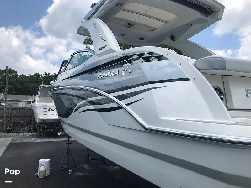 Slide: The Image of Formula 330 CBR 2022 - 16178713