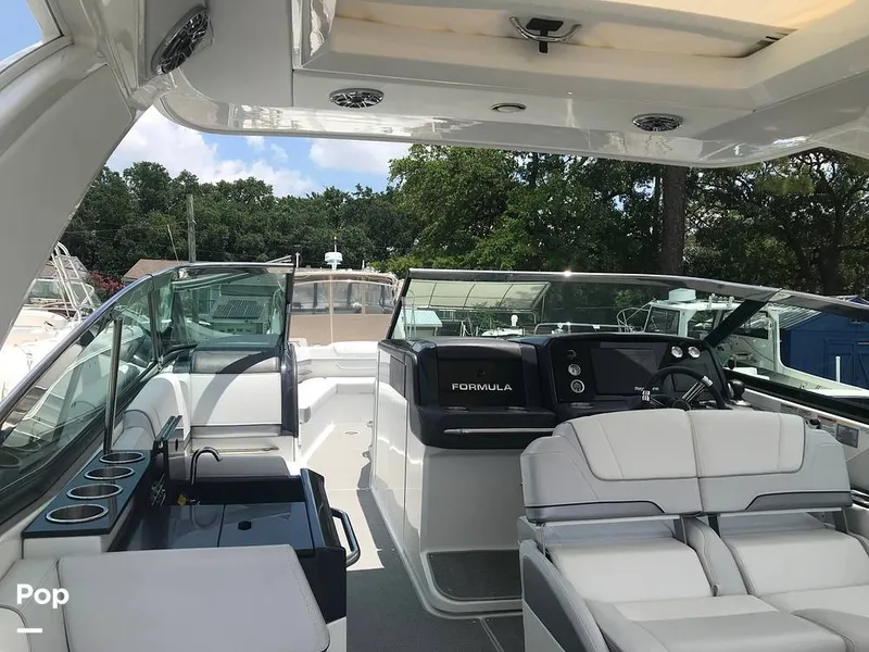 Slide: The Image of Formula 330 CBR 2022 - 16178723