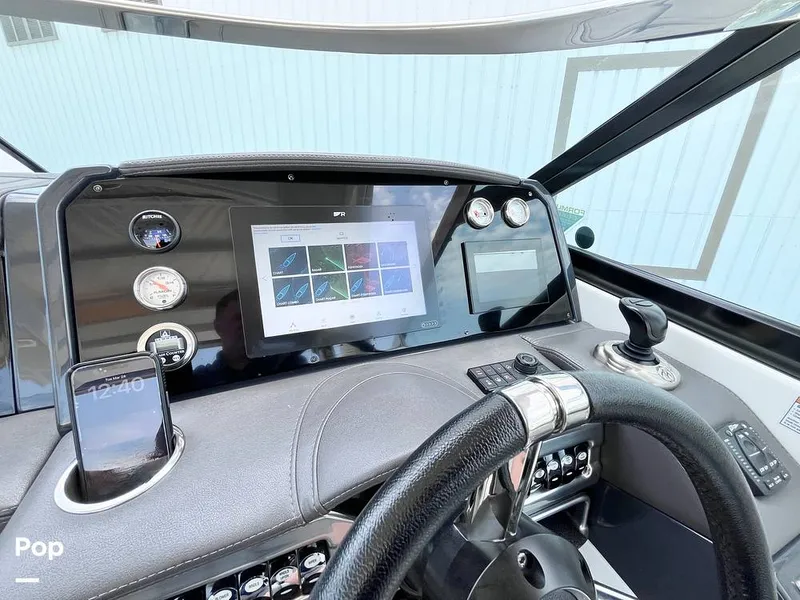 Slide: The Image of GPS / Plotter - 16300269