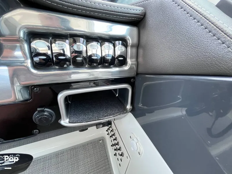 Slide: The Image of Formula 330 CBR 2022 - 16300273