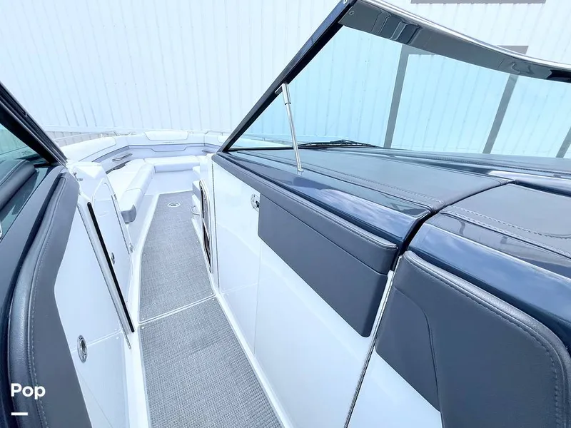 Slide: The Image of Windshield - Walk Through - 16300310