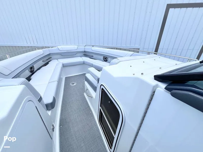 Slide: The Image of Bow Seating - 16300311