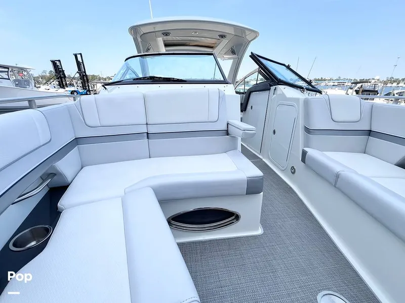 Slide: The Image of Bow Seating - 16300313