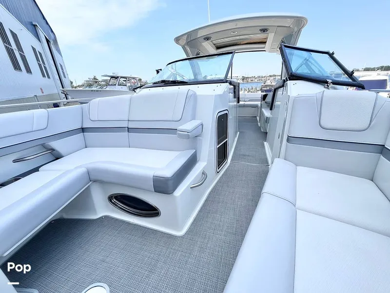 Slide: The Image of Bow Seating - 16300314