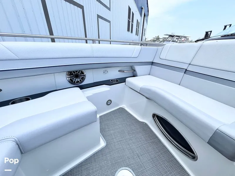 Slide: The Image of Bow Seating - 16300318