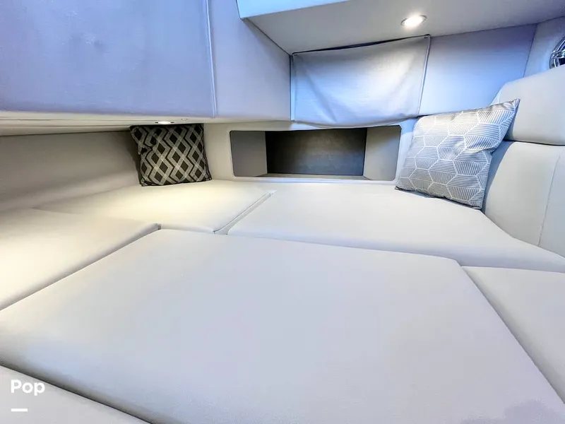 Slide: The Image of Berth - 16300288