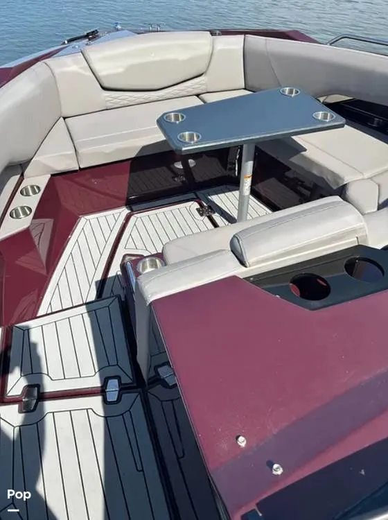 Slide: The Image of Cruisers Yachts 338 Palm Beach 2018 - 15992482