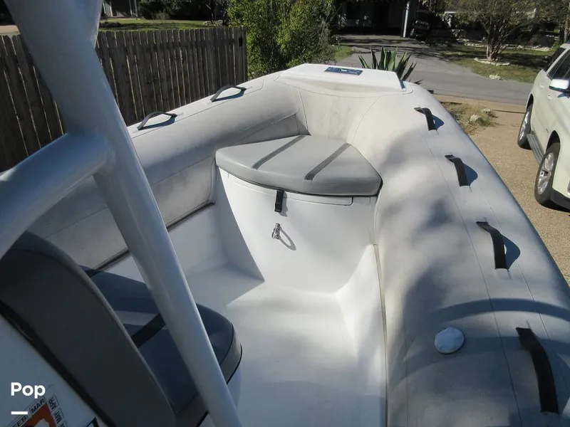 Slide: The Image of Bow Seat - 16102739