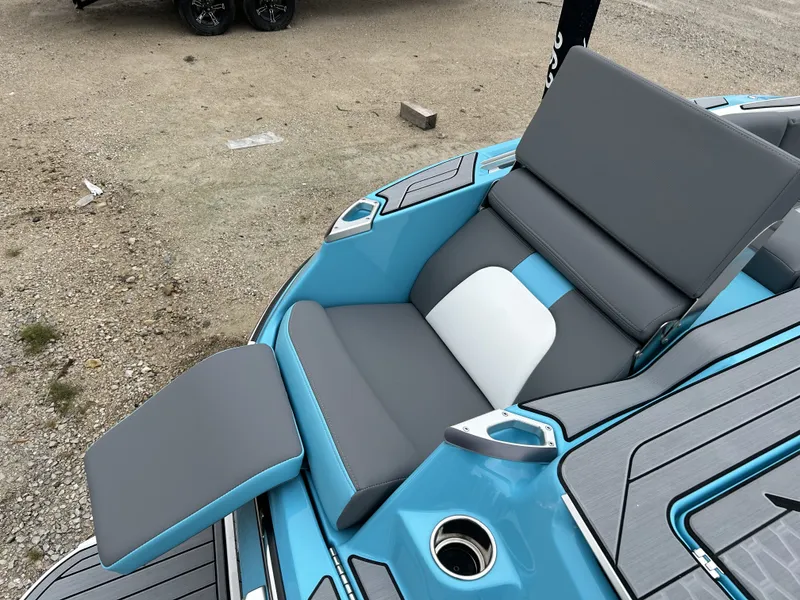 Slide: The Image of Mastercraft X24 2024 - 12