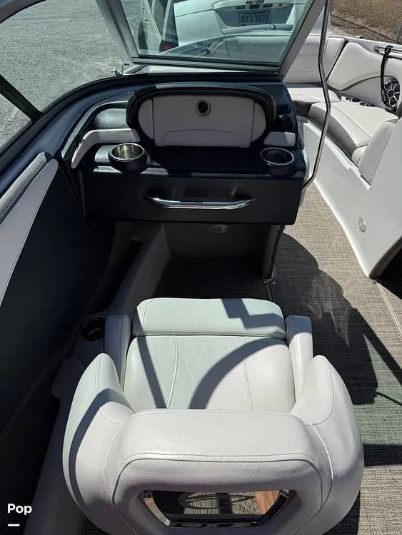 Slide: The Image of Crownline Boats 215 SS 2019 - 16007562