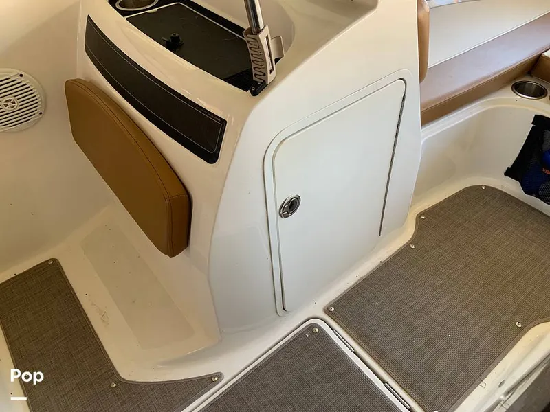 Slide: The Image of Bayliner VR5 2021 - 16060543