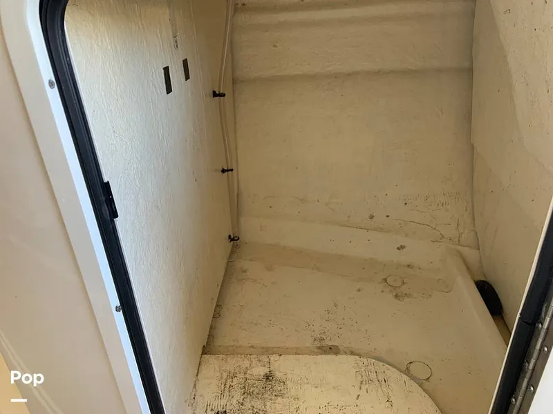 Slide: The Image of Bayliner VR5 2021 - 16060545