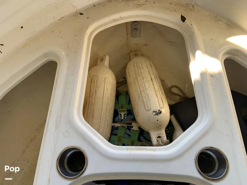 Slide: The Image of Bayliner VR5 2021 - 16060551