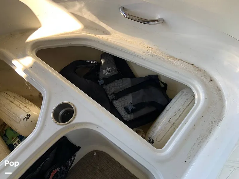 Slide: The Image of Bayliner VR5 2021 - 16060552