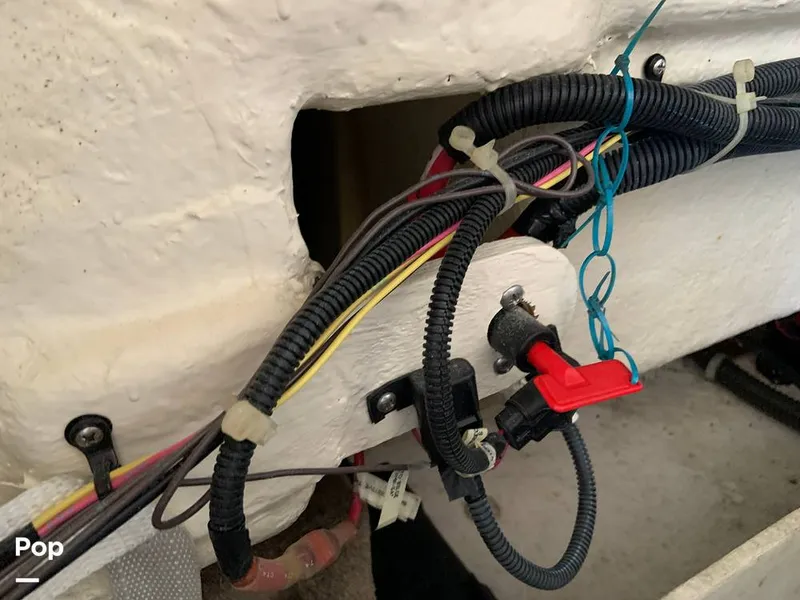 Slide: The Image of Bayliner VR5 2021 - 16060561