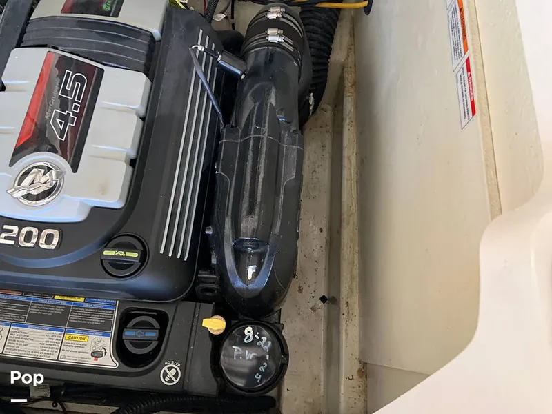 Slide: The Image of Bayliner VR5 2021 - 16060564