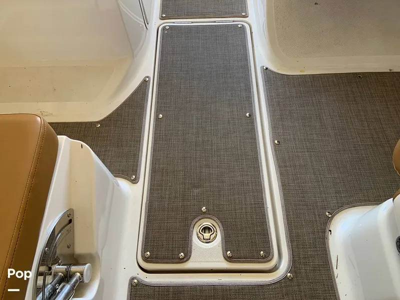 Slide: The Image of Bayliner VR5 2021 - 16060574