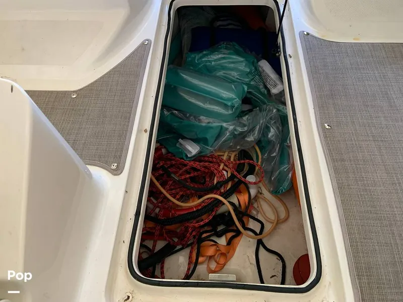 Slide: The Image of Bayliner VR5 2021 - 16060576