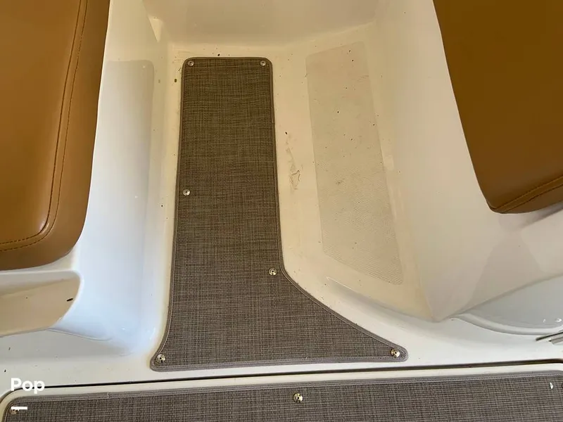 Slide: The Image of Bayliner VR5 2021 - 16060577