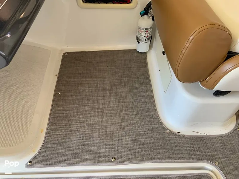 Slide: The Image of Bayliner VR5 2021 - 16060578