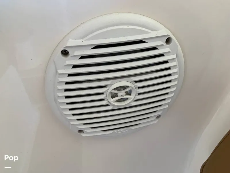 Slide: The Image of Bayliner VR5 2021 - 16060581