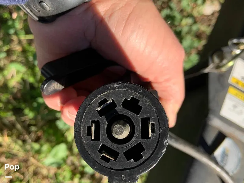 Slide: The Image of Bayliner VR5 2021 - 16060588