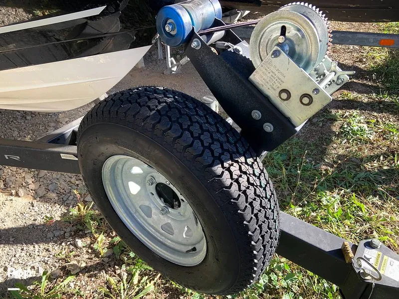 Slide: The Image of Bayliner VR5 2021 - 16060589