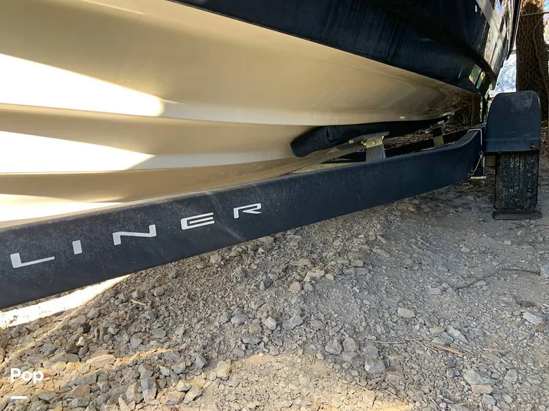 Slide: The Image of Bayliner VR5 2021 - 16060592