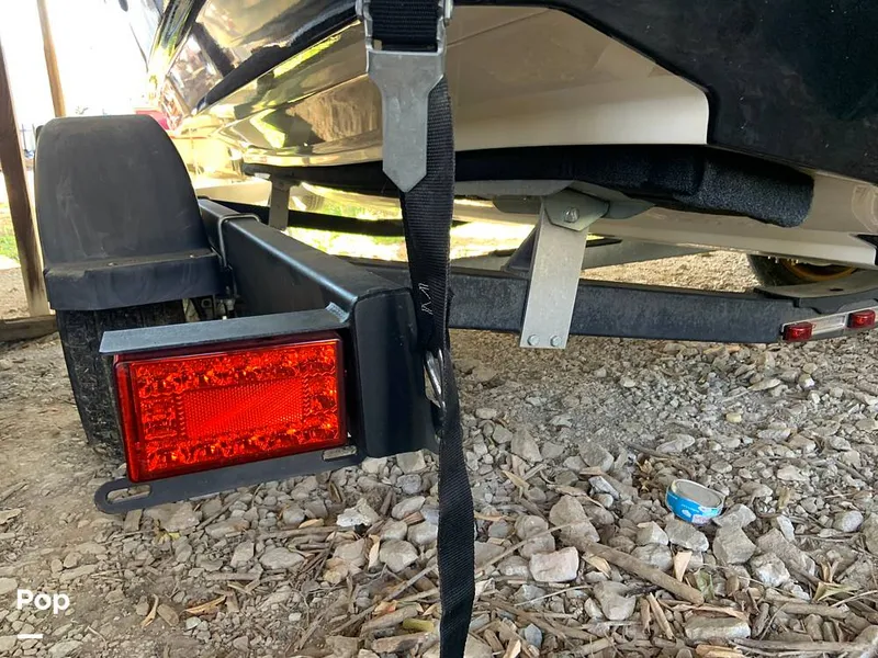 Slide: The Image of Bayliner VR5 2021 - 16060597