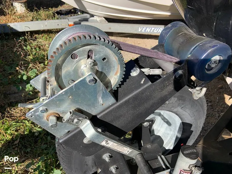 Slide: The Image of Bayliner VR5 2021 - 16060601