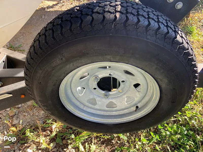 Slide: The Image of Bayliner VR5 2021 - 16060602