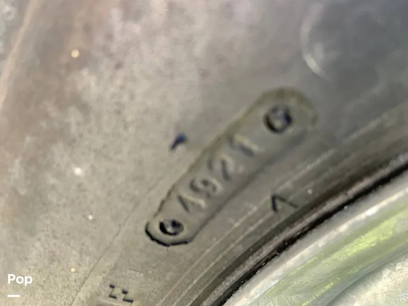 Slide: The Image of Bayliner VR5 2021 - 16060603