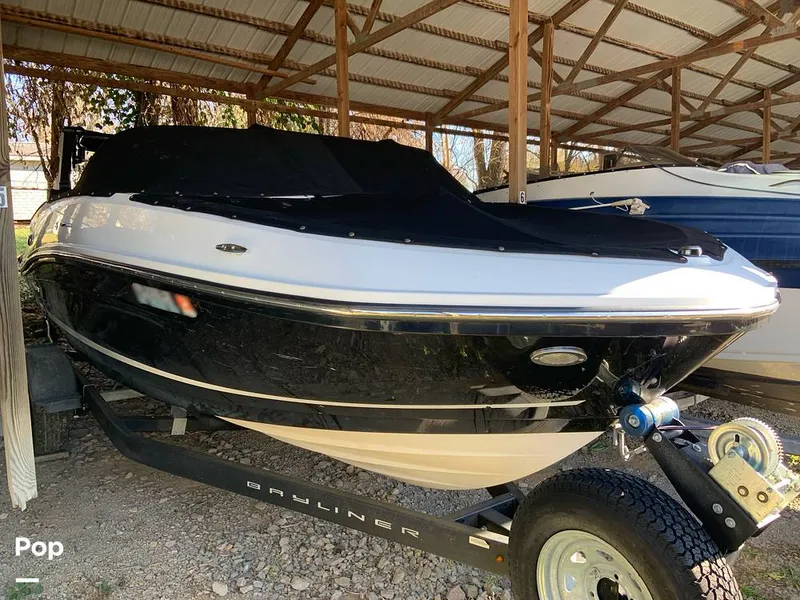 Slide: The Image of Bayliner VR5 2021 - 16060658