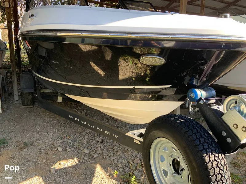 Slide: The Image of Bayliner VR5 2021 - 16060358