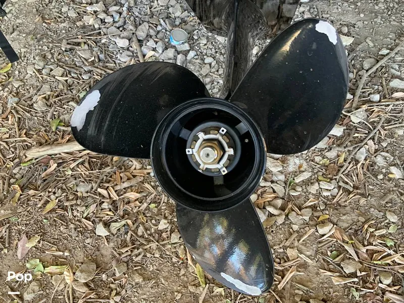 Slide: The Image of Bayliner VR5 2021 - 16060376