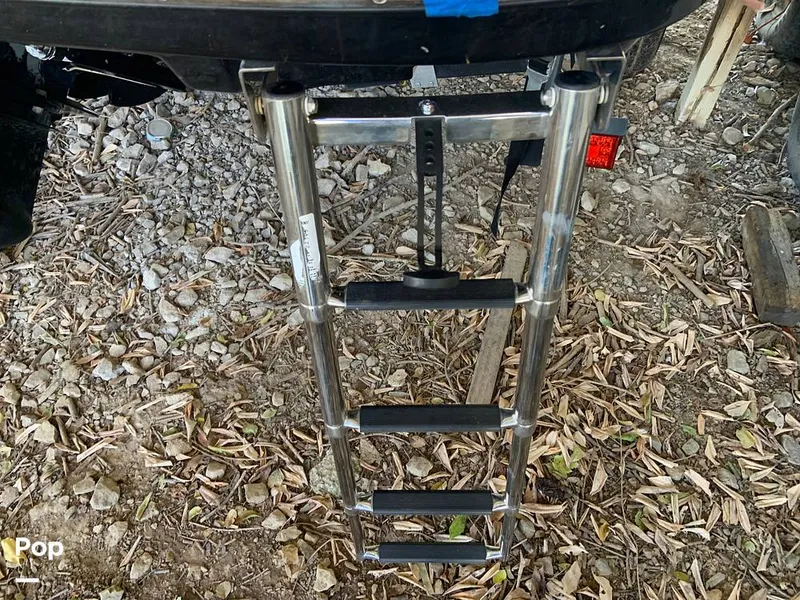 Slide: The Image of Bayliner VR5 2021 - 16060379