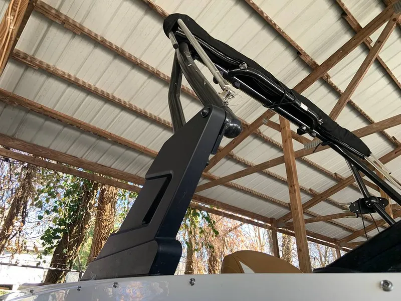 Slide: The Image of Bayliner VR5 2021 - 16060382