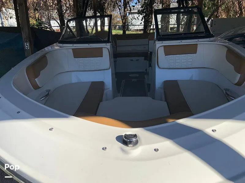 Slide: The Image of Bayliner VR5 2021 - 16060383