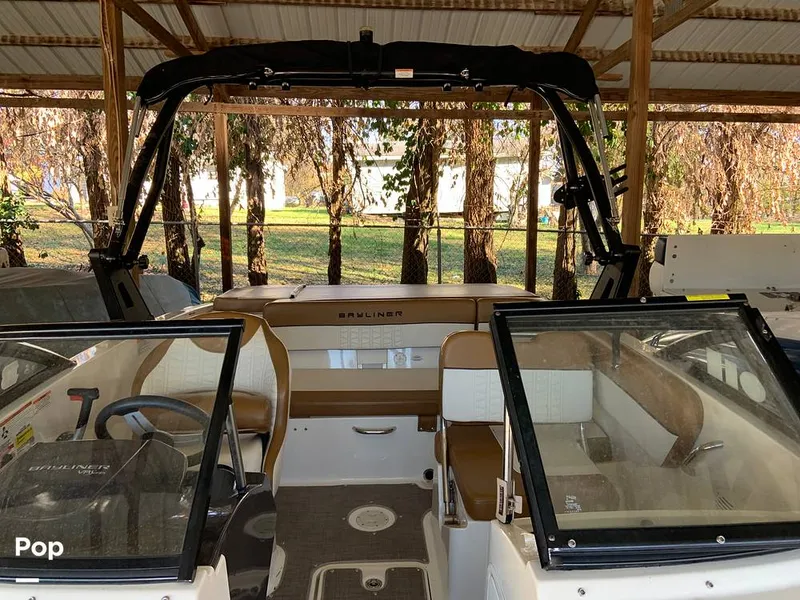 Slide: The Image of Bayliner VR5 2021 - 16060390