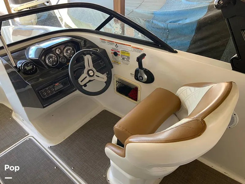 Slide: The Image of Bayliner VR5 2021 - 16060325