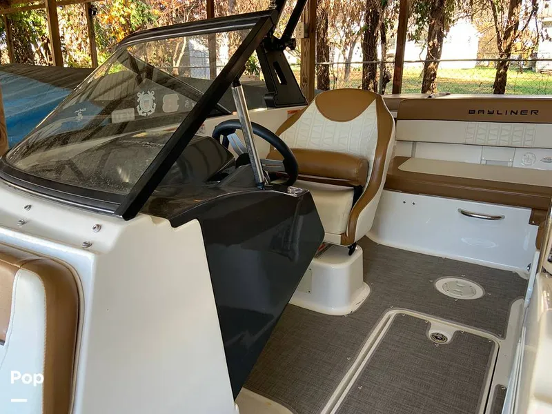Slide: The Image of Bayliner VR5 2021 - 16060391
