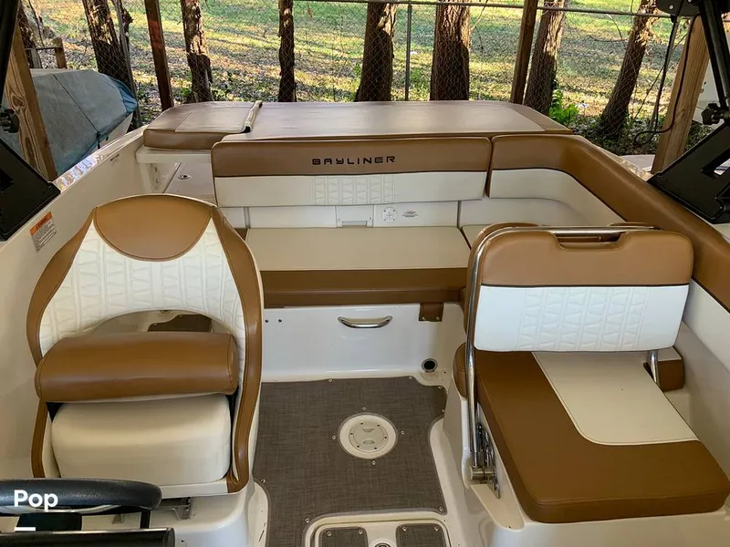 Slide: The Image of Bayliner VR5 2021 - 16060394