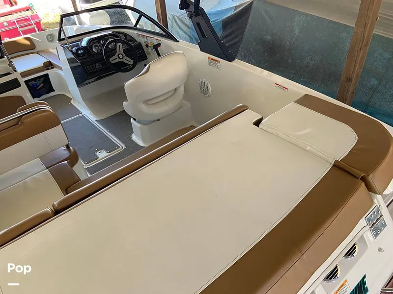 Slide: The Image of Bayliner VR5 2021 - 16060399