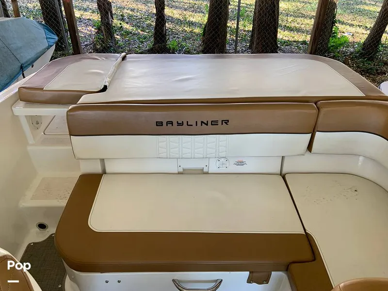 Slide: The Image of Bayliner VR5 2021 - 16060400