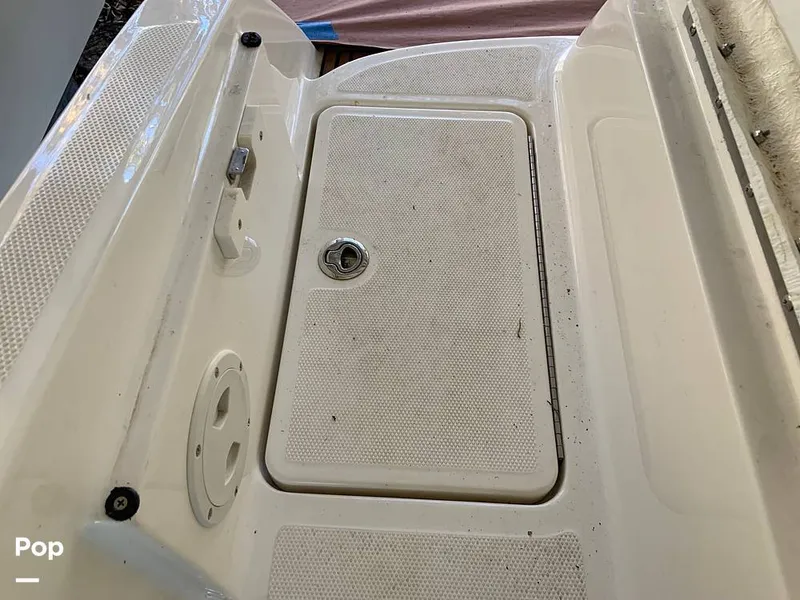 Slide: The Image of Bayliner VR5 2021 - 16060402